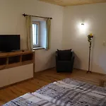 Tischlerhof Apartament *
